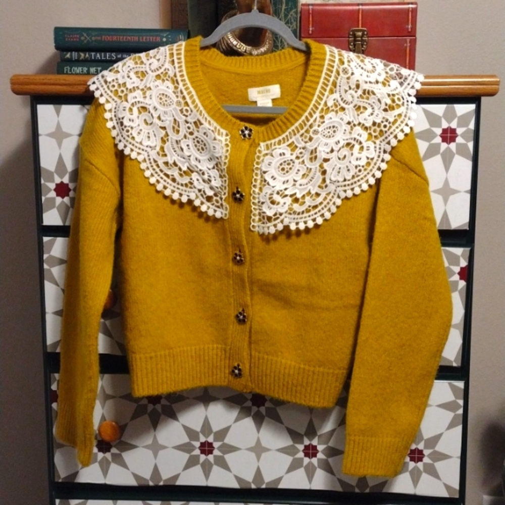 Yellow Sweater with Lace Collar